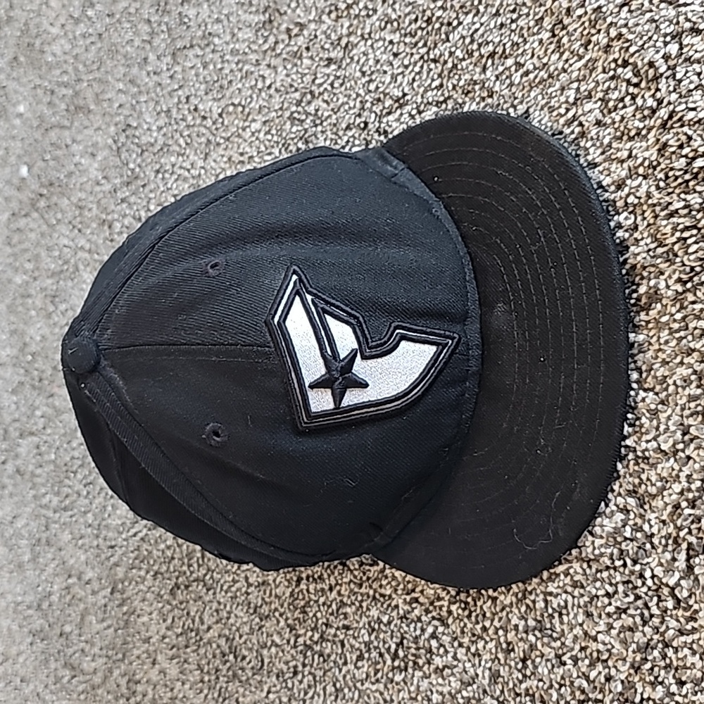 Famous Stars and Straps New Era 7 1/2 (59.6 cm) flat bill Baseball Hat